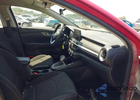 2021 Kia Forte Lxs z USA, uszkodzony, nr VIN 3KPF24AD2ME298481